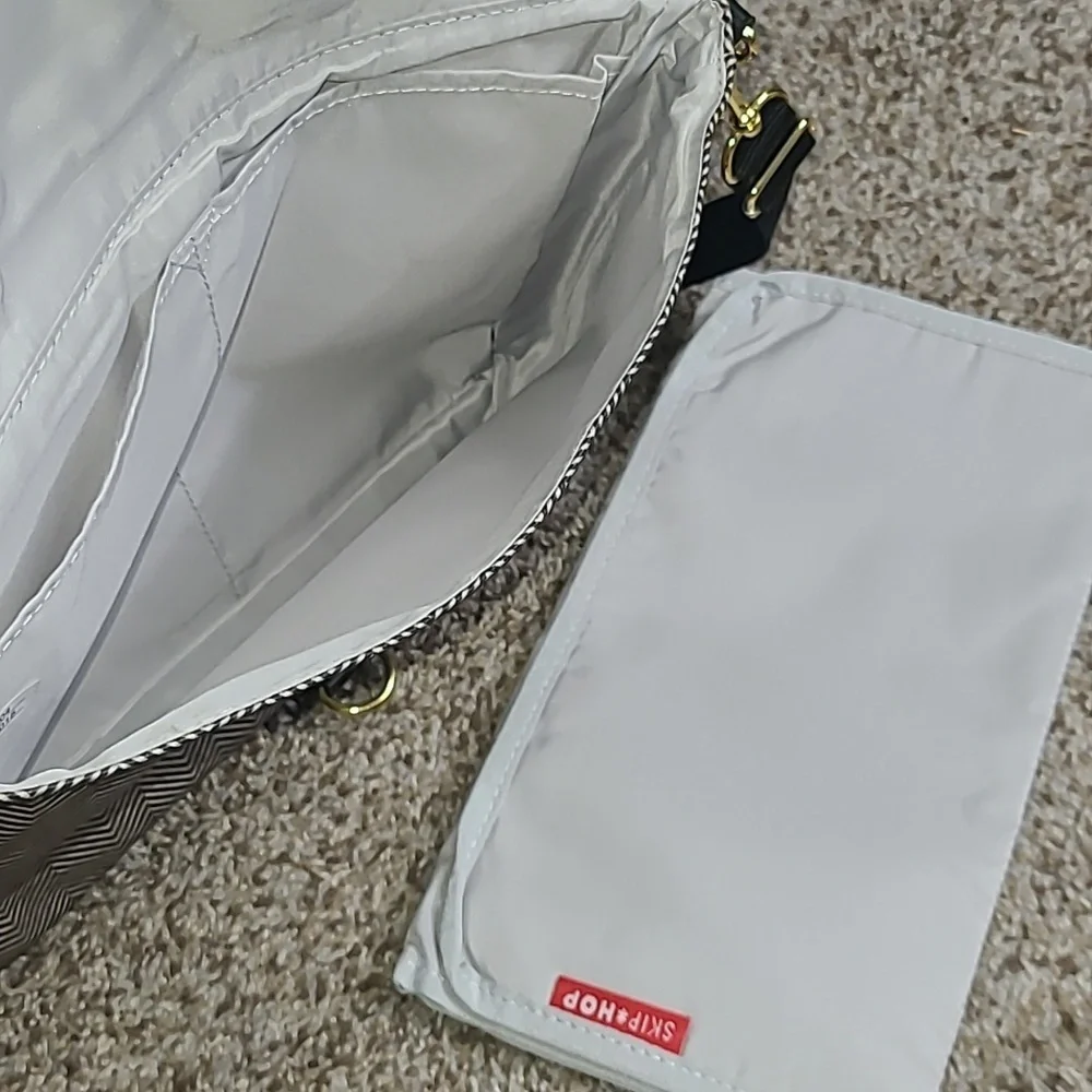 Skip Hop Black and White Women's Bag